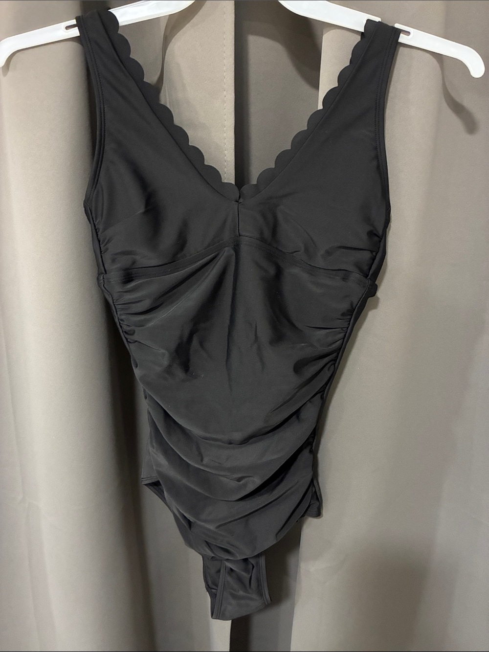 Shade & Shore Black Scallop V-Neck Ruched One-Piece Swimsuit